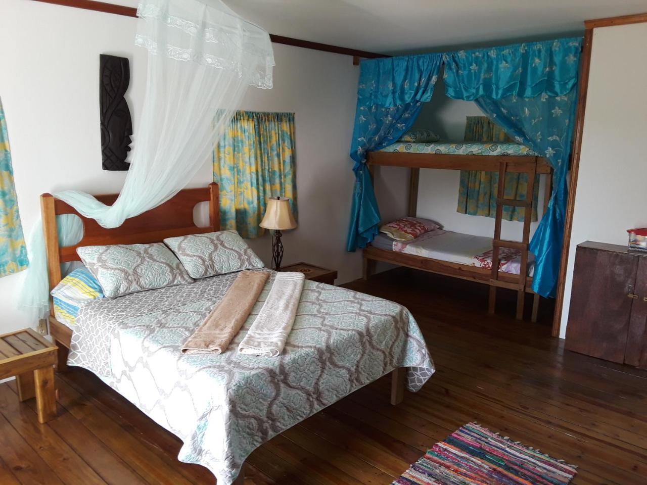 Hidden Haven Hostel Unitedville Buitenkant foto