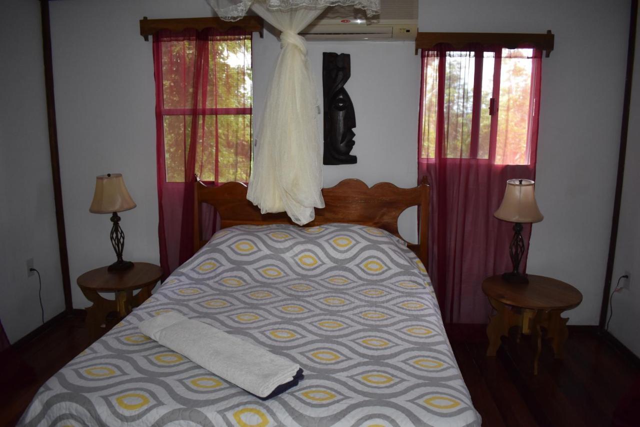 Hidden Haven Hostel Unitedville Buitenkant foto